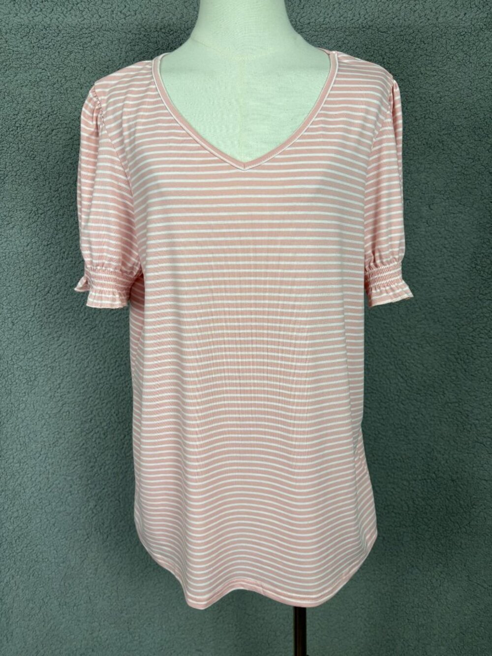 Luxveer Womens's Pink & White Striped V-Neck Top Puff Sleeves  Size XL NWT's